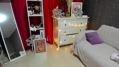 Emiliya online show from 12-18-24, 02:42