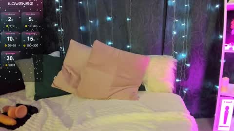 Snapshot of emiliyaqueen chatting on 01-25-25, 11:34 Emiliya online show from 01-25-25, 11:34