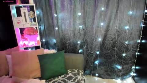 Emiliya online show from 02-08-25, 02:26