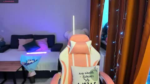 Snapshot of emiliyaqueen chatting on 01-12-26, 07:46 Emiliya online show from 01-12-26, 07:46