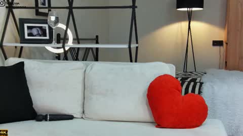 Snapshot of emiljanna chatting on 02-13-25, 04:32 Emiljanna online show from 02-13-25, 04:32