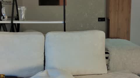 Snapshot of emiljanna chatting on 11-21-25, 04:00 Emiljanna online show from 11-21-25, 04:00