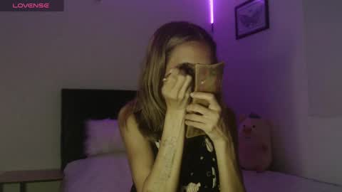 Emilly Gomez online show from 02-07-25, 12:09