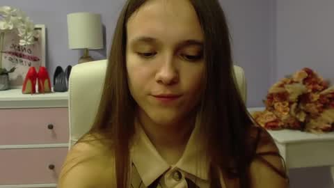 Snapshot of emilly_lust99 chatting on 12-04-24, 08:01 Emilly online show from 12-04-24, 08:01