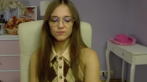 Snapshot of emilly_lust99 chatting on 02-20-25, 07:45 Emilly online show from 02-20-25, 07:45