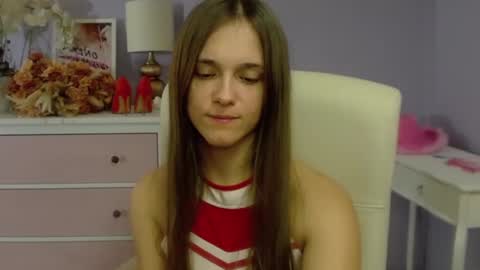 Snapshot of emilly_lust99 chatting on 03-06-25, 10:52 Emilly online show from 03-06-25, 10:52