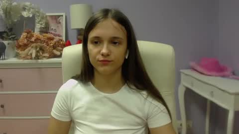 Snapshot of emilly_lust99 chatting on 03-10-25, 10:59 Emilly online show from 03-10-25, 10:59