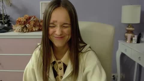 Snapshot of emilly_lust99 chatting on 09-30-25, 06:51 Emilly online show from 09-30-25, 06:51