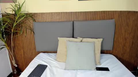 Snapshot of emillyharper_ chatting on 10-06-25, 03:37 emillyharper_ online show from 10-06-25, 03:37