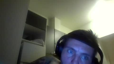 Snapshot of emilsuokas8 chatting on 08-04-26, 01:31 emilsuokas8 online show from 08-04-26, 01:31