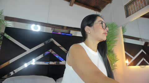 Emily  online show from 03-25-26, 11:05