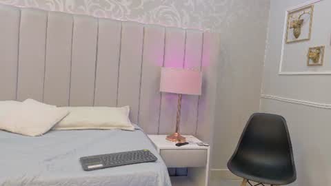 Snapshot of emily__stef chatting on 07-15-26, 11:48 EMILY online show from 07-15-26, 11:48