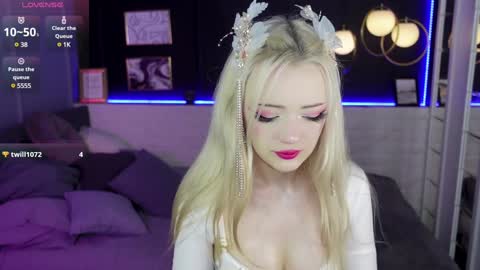 Emily online show from 12-22-24, 09:31