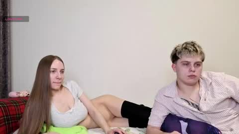 emily_and_ilumi online show from 04-21-26, 07:28