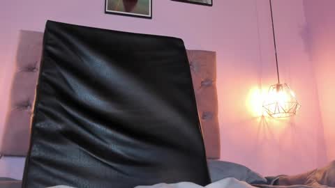 Snapshot of emily_ariaszc chatting on 01-10-25, 11:29 Emily online show from 01-10-25, 11:29