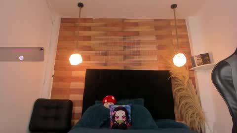 emily_brown04 online show from 10-07-25, 11:29