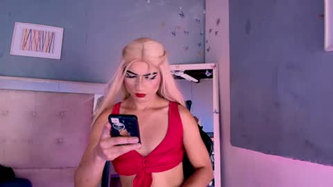 Snapshot of emily_castillo1_ chatting on 07-12-26, 05:42 emily_castillo1_ online show from 07-12-26, 05:42