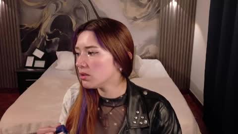 Snapshot of emily_cherry_ chatting on 05-06-26, 02:00 Emily Cherry online show from 05-06-26, 02:00