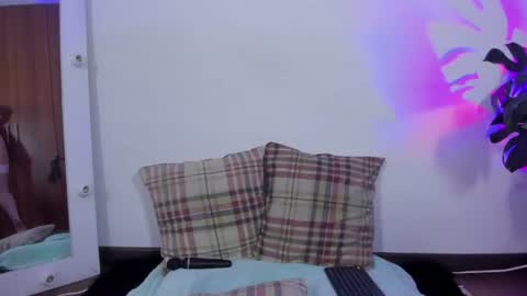 Snapshot of emily_cookk chatting on 06-23-26, 06:22 Emily online show from 06-23-26, 06:22