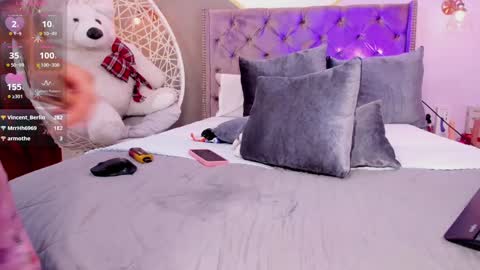 Snapshot of emily_daarell chatting on 01-18-25, 01:30 M I A online430pm- 930pm online show from 01-18-25, 01:30