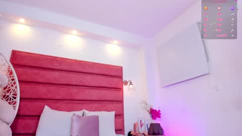 Snapshot of emily_daarell chatting on 09-26-25, 10:25 M I A online430pm- 930pm online show from 09-26-25, 10:25