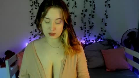 Snapshot of emily_gin chatting on 01-15-25, 02:49 EMILY online show from 01-15-25, 02:49