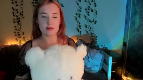 Snapshot of emily_gin chatting on 02-25-25, 05:41 EMILY online show from 02-25-25, 05:41