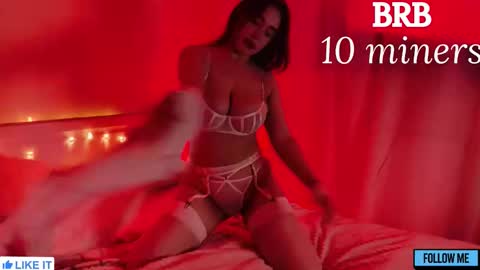 Snapshot of emily_gin chatting on 09-09-25, 02:11 EMILY online show from 09-09-25, 02:11