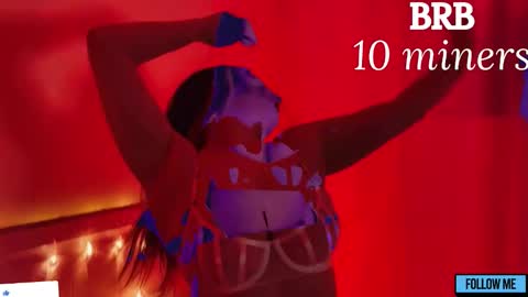 Snapshot of emily_gin chatting on 10-15-25, 02:33 EMILY online show from 10-15-25, 02:33
