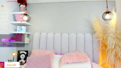 EMILY   Monday 5-2 am From Tuesday to Friday5-1 am Colombia time online show from 01-17-25, 03:23