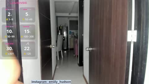 independet model online show from 10-26-25, 12:05