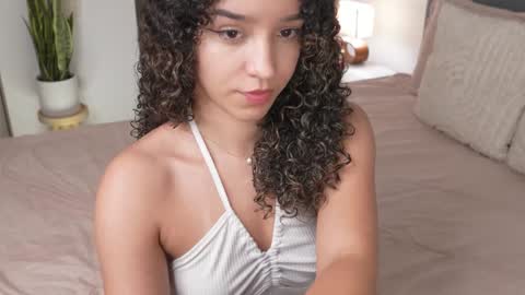Snapshot of emily_johnson1 chatting on 12-30-24, 01:04 Juliana online show from 12-30-24, 01:04
