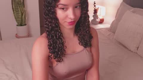 Snapshot of emily_johnson1 chatting on 02-23-25, 01:13 Juliana online show from 02-23-25, 01:13