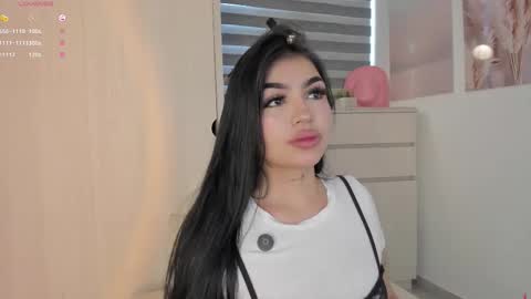 EmilyKenner  Independent model  online show from 09-26-25, 11:25