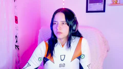 Snapshot of emily_lindey_ chatting on 07-14-26, 10:21 Emily Lindey online show from 07-14-26, 10:21