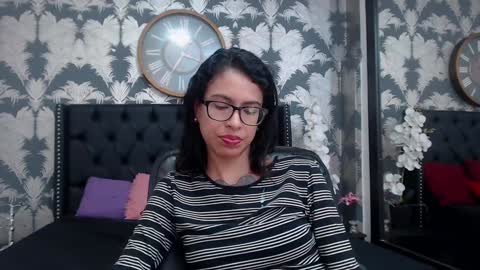 Snapshot of emily_loperaa chatting on 01-30-25, 06:43 Emily online show from 01-30-25, 06:43