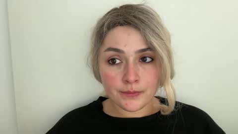 Snapshot of emily_morning_dew chatting on 10-20-25, 12:27 emily_morning_dew online show from 10-20-25, 12:27