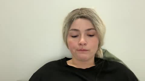 Snapshot of emily_morning_dew chatting on 10-21-25, 05:08 emily_morning_dew online show from 10-21-25, 05:08