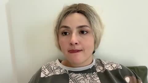 Snapshot of emily_morning_dew chatting on 10-31-25, 09:10 emily_morning_dew online show from 10-31-25, 09:10