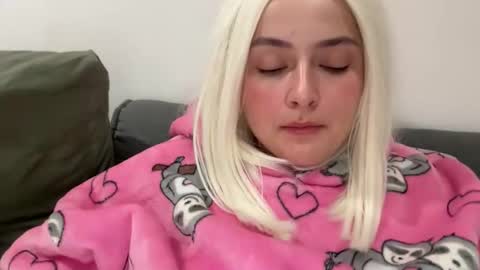 Snapshot of emily_morning_dew chatting on 11-12-25, 07:03 emily_morning_dew online show from 11-12-25, 07:03