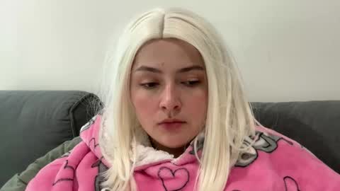 Snapshot of emily_morning_dew chatting on 11-14-25, 12:04 emily_morning_dew online show from 11-14-25, 12:04