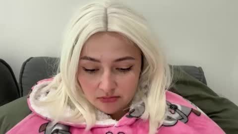 Snapshot of emily_morning_dew chatting on 11-15-25, 12:13 emily_morning_dew online show from 11-15-25, 12:13