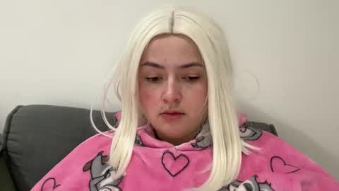 Snapshot of emily_morning_dew chatting on 11-25-25, 06:46 emily_morning_dew online show from 11-25-25, 06:46