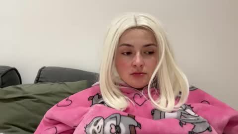 Snapshot of emily_morning_dew chatting on 11-27-25, 09:39 emily_morning_dew online show from 11-27-25, 09:39