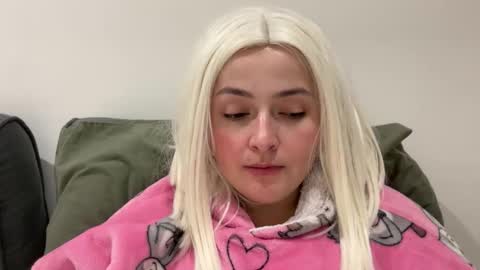 Snapshot of emily_morning_dew chatting on 11-29-25, 07:28 emily_morning_dew online show from 11-29-25, 07:28