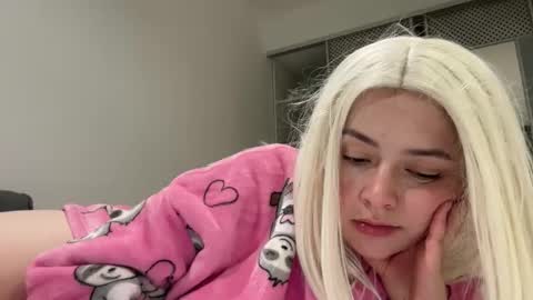 Snapshot of emily_morning_dew chatting on 11-30-25, 12:20 emily_morning_dew online show from 11-30-25, 12:20