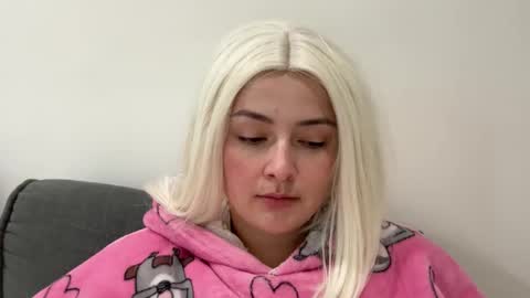 Snapshot of emily_morning_dew chatting on 12-01-25, 11:59 emily_morning_dew online show from 12-01-25, 11:59