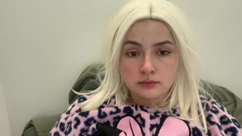 Snapshot of emily_morning_dew chatting on 12-04-25, 08:45 emily_morning_dew online show from 12-04-25, 08:45