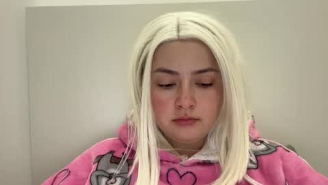 Snapshot of emily_morning_dew chatting on 12-17-25, 07:47 emily_morning_dew online show from 12-17-25, 07:47