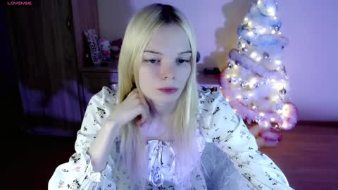 Snapshot of emily_nyaffe chatting on 01-04-25, 09:09 Lia online show from 01-04-25, 09:09
